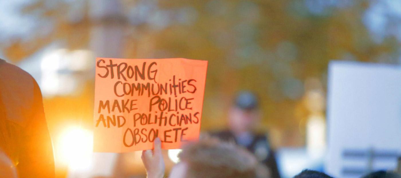 Strong communities make police and politicinas obsolet!